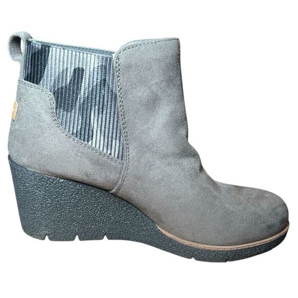 Dr. Scholl's size 7M Lean In suede Gray Ankle Boots with Elastic camo Panels - Picture 6 of 7